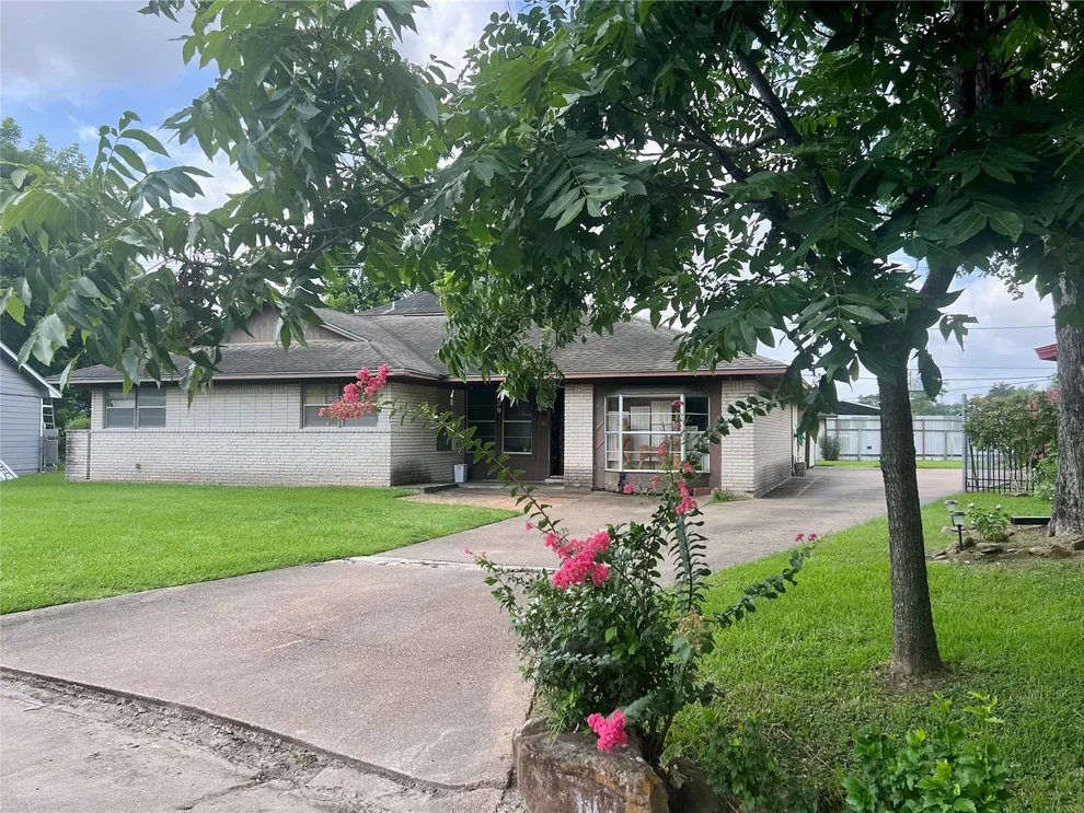 Unit for sale at 139 W Wellington Street, Houston, TX 77076