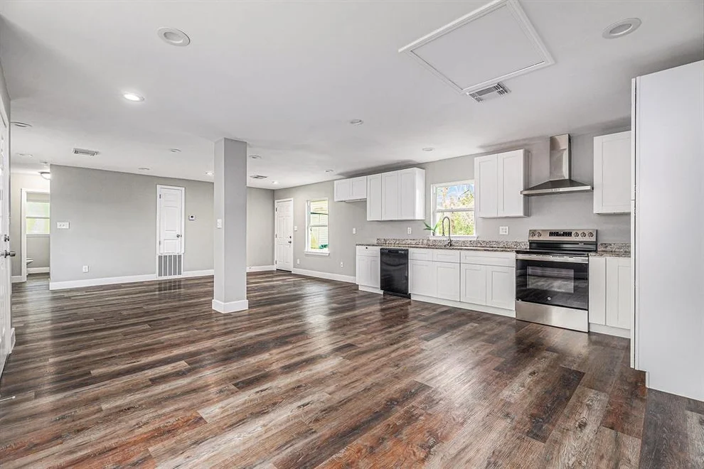 Unit for sale at 5001 Krueger Drive, Dickinson, TX 77539