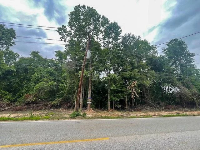 Unit for sale at 1 Sleepy Hollow Road, Conroe, TX 77385