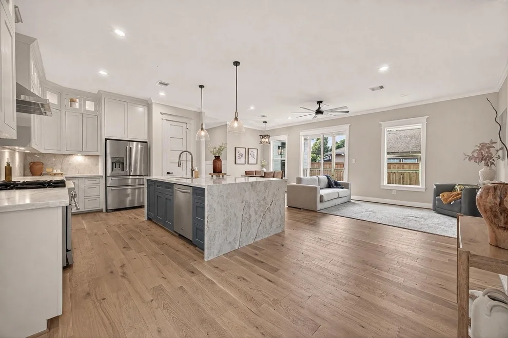 Unit for sale at 301 Vincent Street, Houston, TX 77009