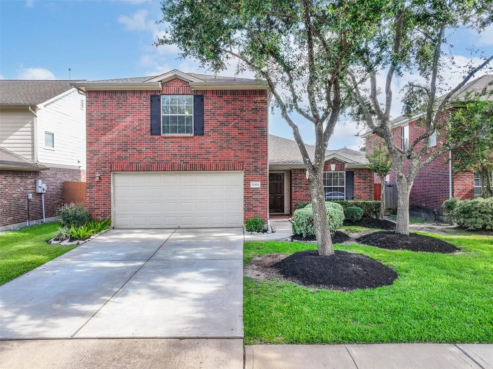 Unit for sale at 11304 Morning Brook Drive, Pearland, TX 77584