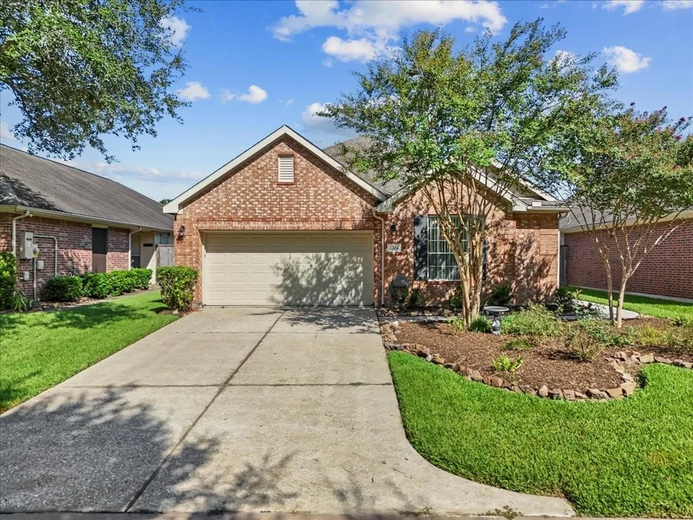 Unit for sale at 2204 E Marsala Drive, Pearland, TX 77581