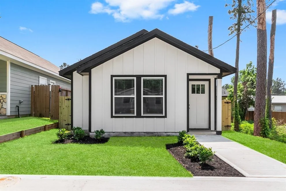 Unit for sale at 16955 Balmoral, Montgomery, TX 77316