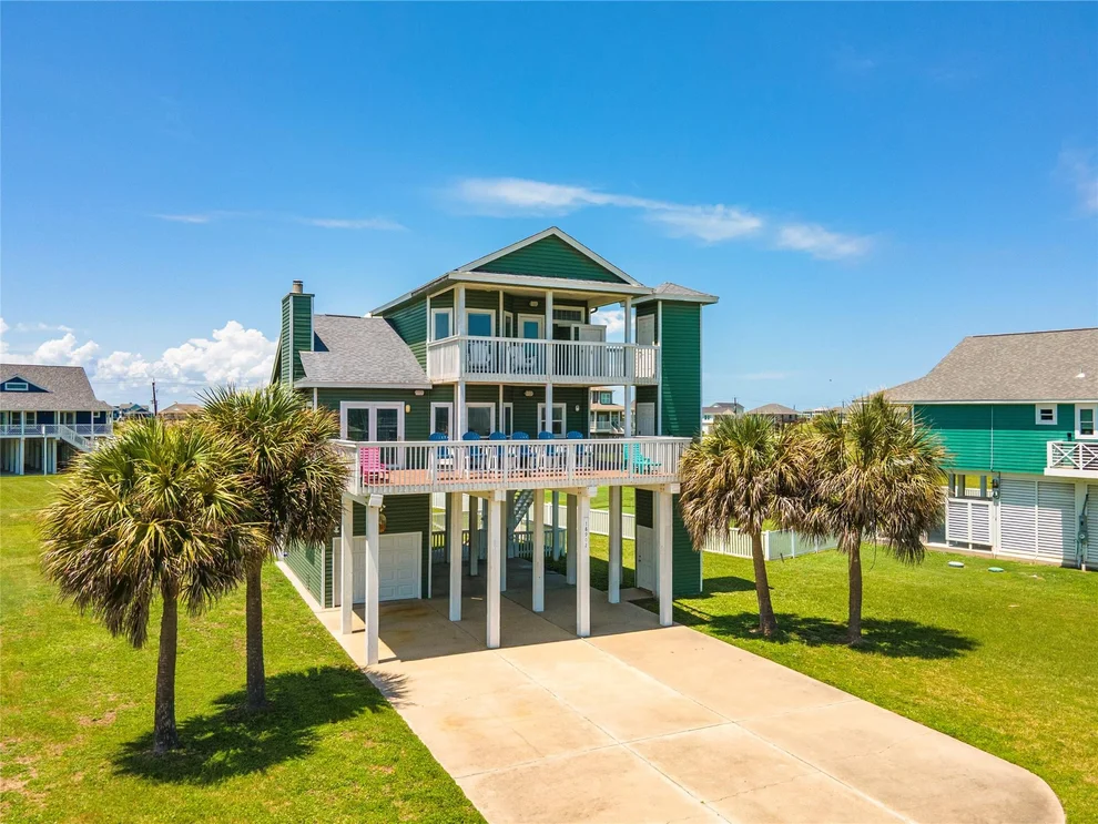 Unit for sale at 18902 Shaman Drive, Galveston, TX 77554