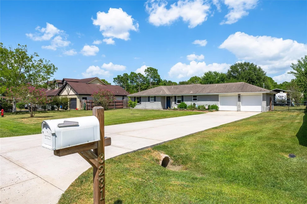 Unit for sale at 3231 W Meadow Lane, Dickinson, TX 77539