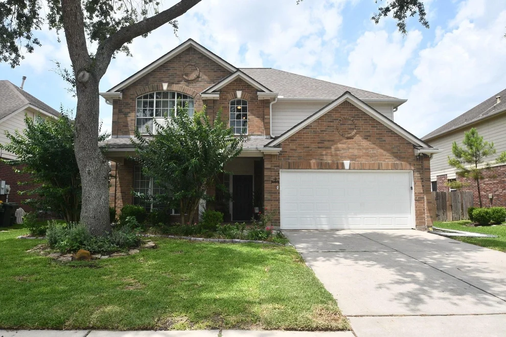Unit for sale at 9805 Sunnycoast Lane, Pearland, TX 77584