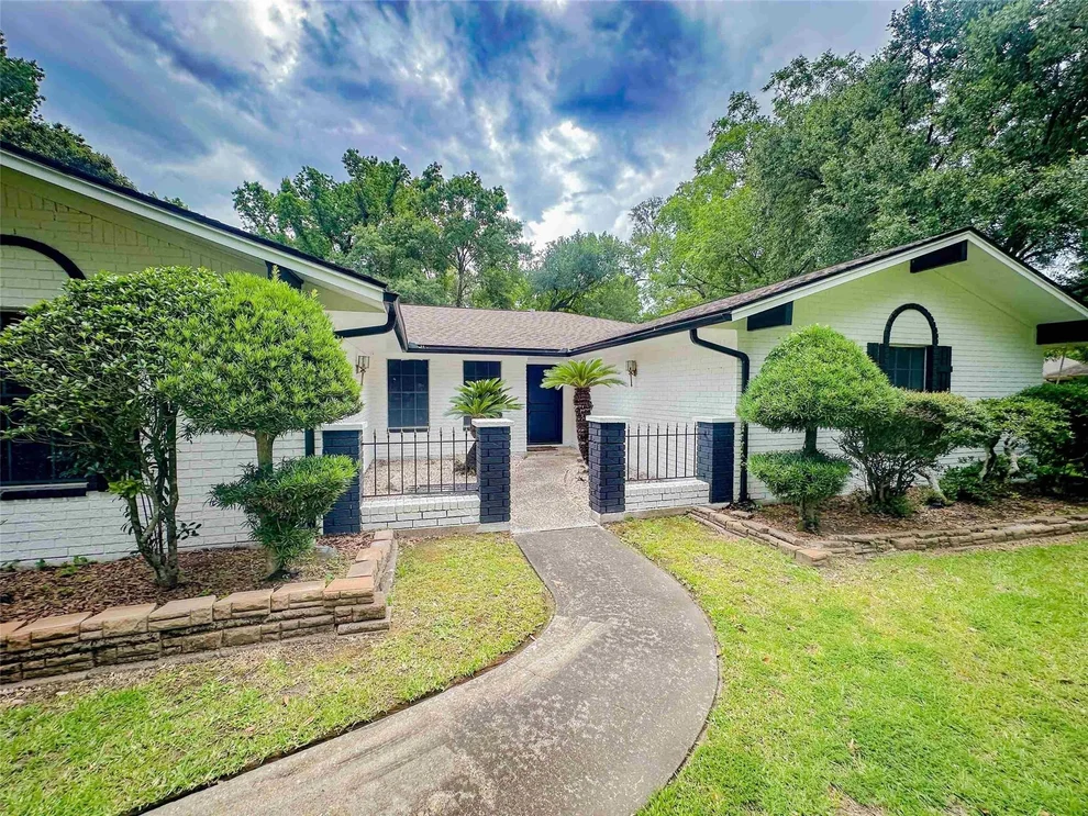 Unit for sale at 3640 Whippoorwill Street, Pinehurst, TX 77630