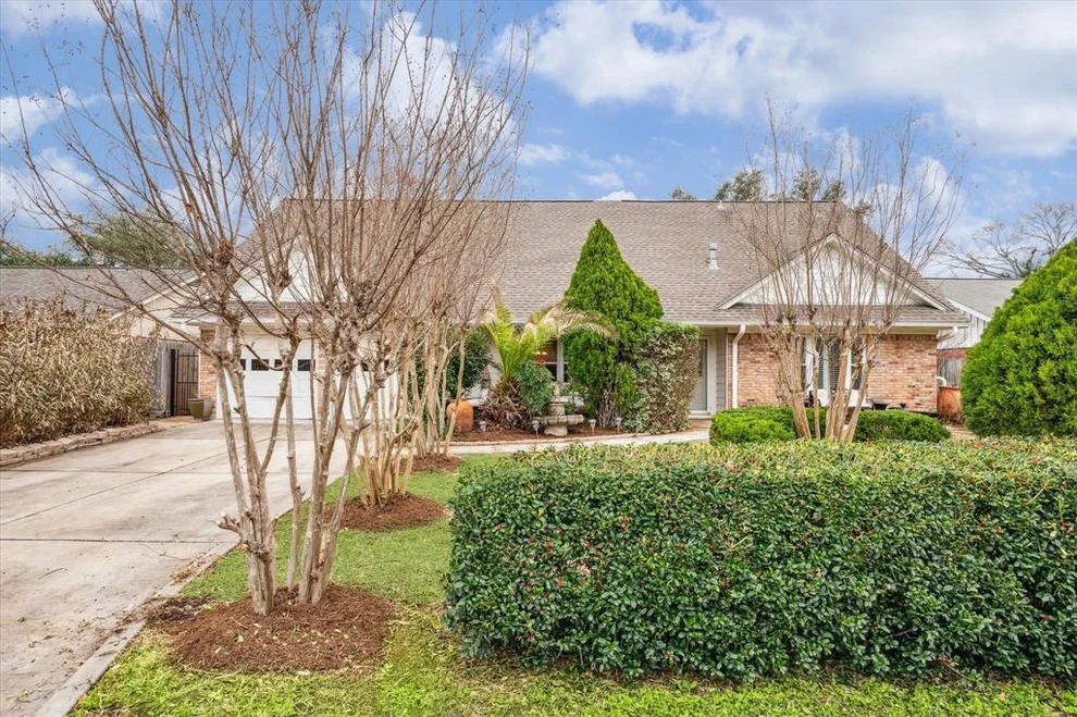 Unit for sale at 9550 Meadowcroft Drive, Houston, TX 77063