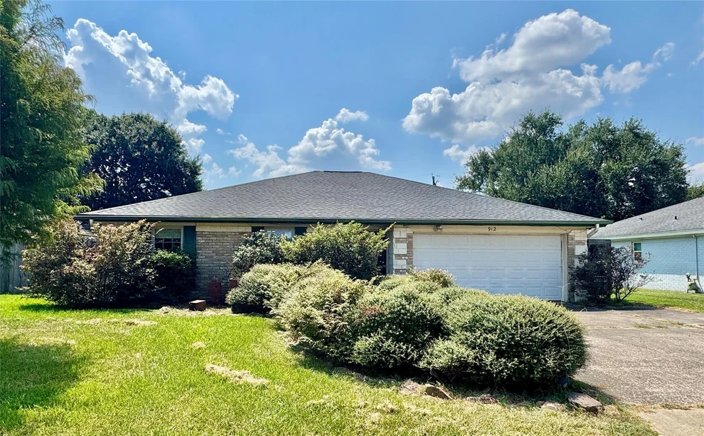 Unit for sale at 912 S 21st Street, Nederland, TX 77627