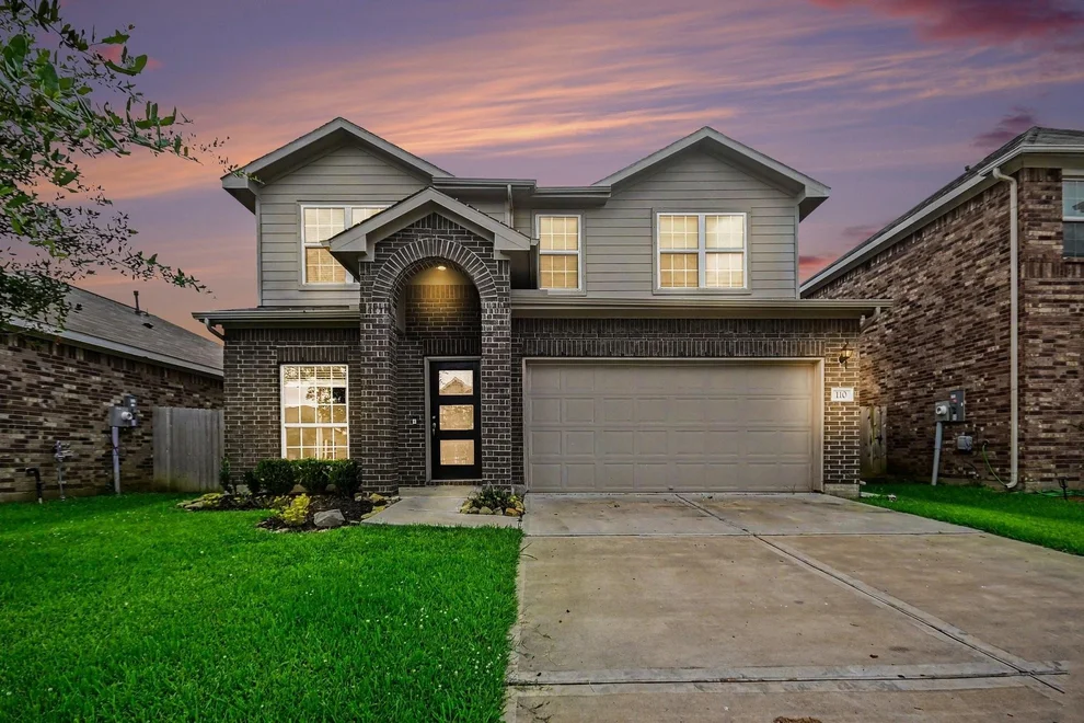 Unit for sale at 110 Kelly Street, Angleton, TX 77515