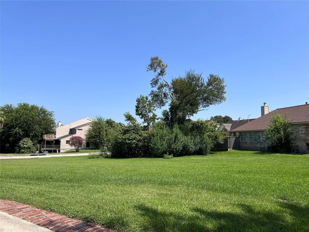 Unit for sale at 119 Cove Circle, Conroe, TX 77356