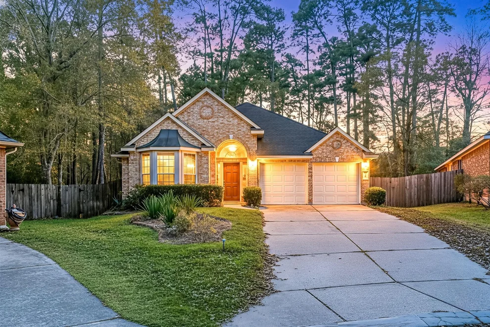 Unit for sale at 2 Gilded Crest Court, Spring, TX 77382