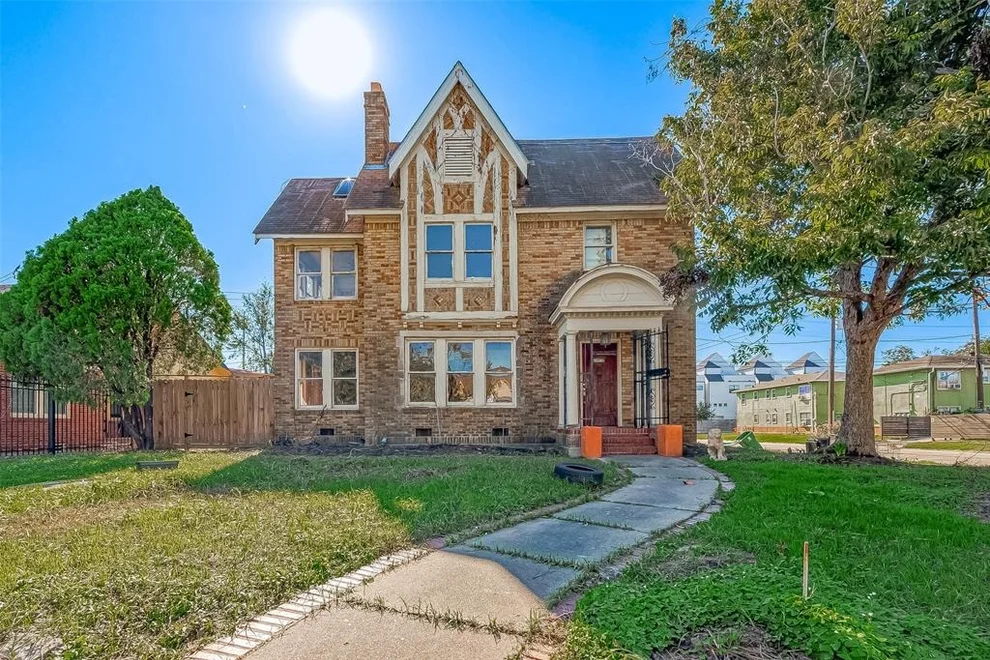 Unit for sale at 2002 Rosewood Street, Houston, TX 77004