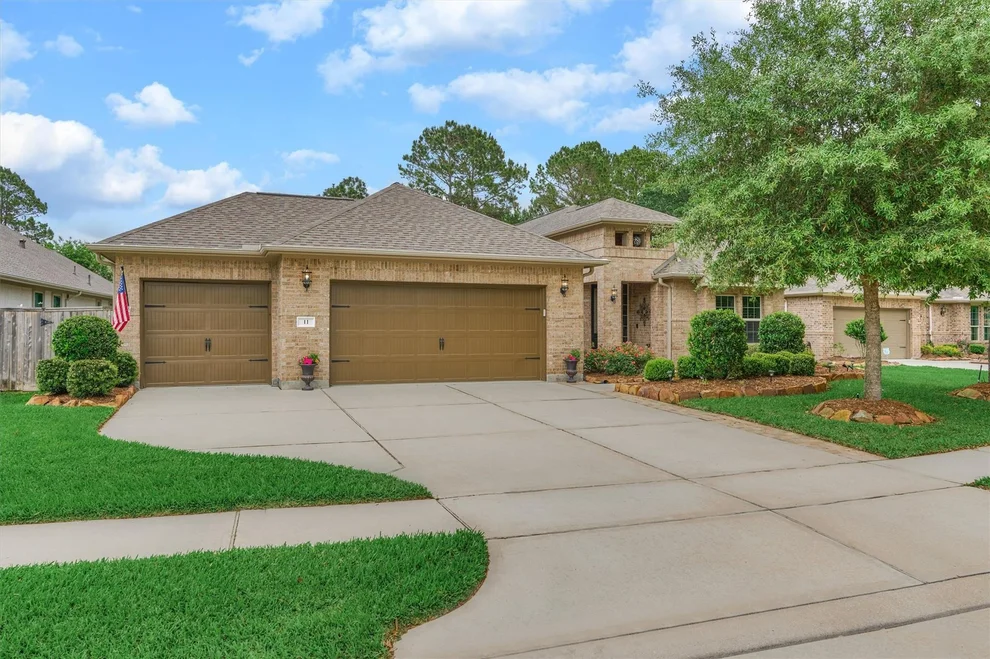 Unit for sale at 11 S Sandbells Park Lane, Montgomery, TX 77316