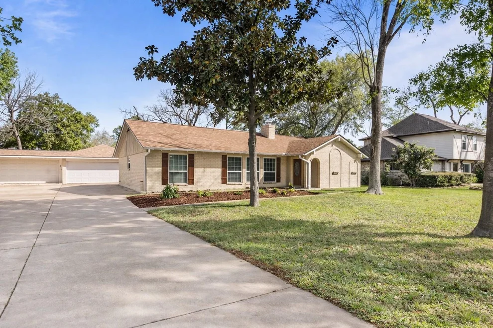 Unit for sale at 15318 Colwyn Lane, Houston, TX 77040