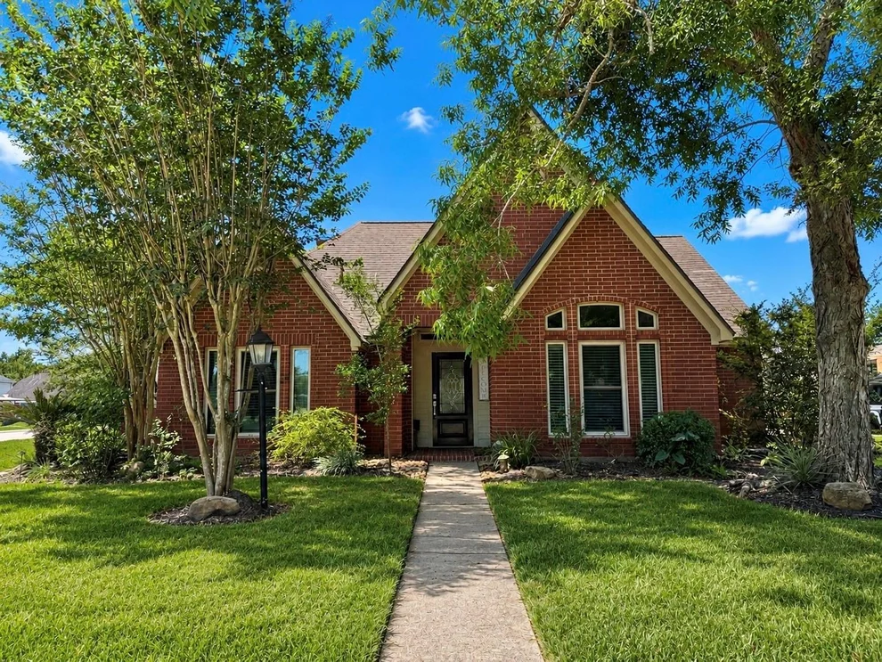 Unit for sale at 51 S Trillium Court, Lake Jackson, TX 77566