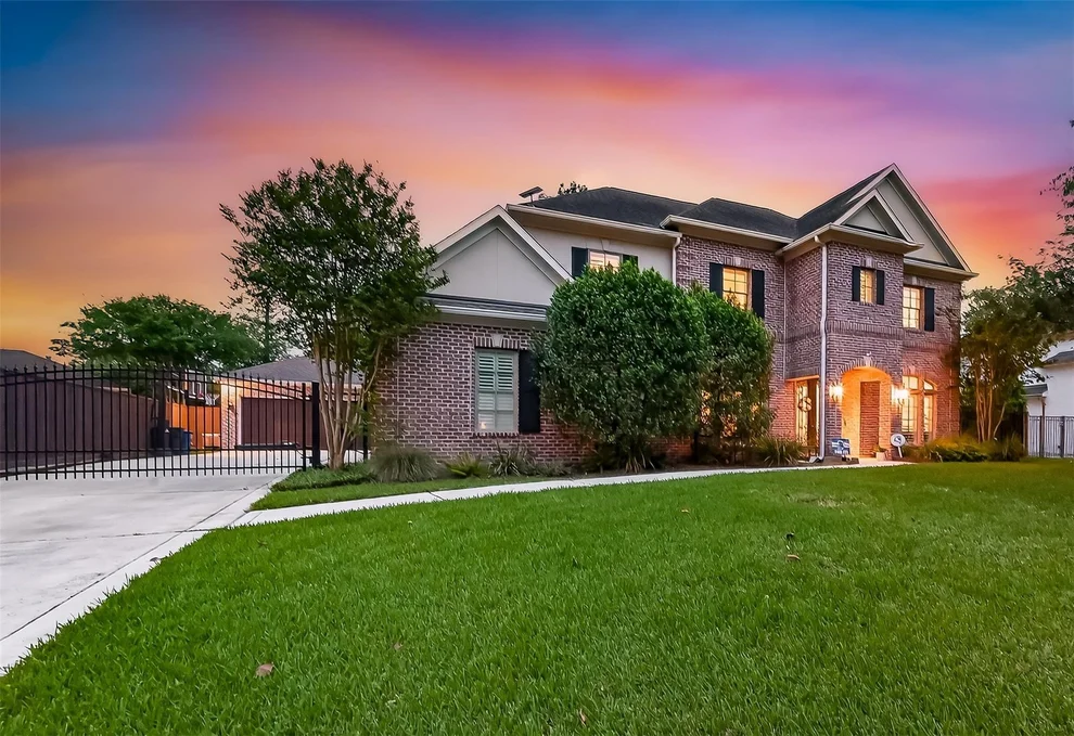 Unit for sale at 738 E Creekside Drive, Houston, TX 77024