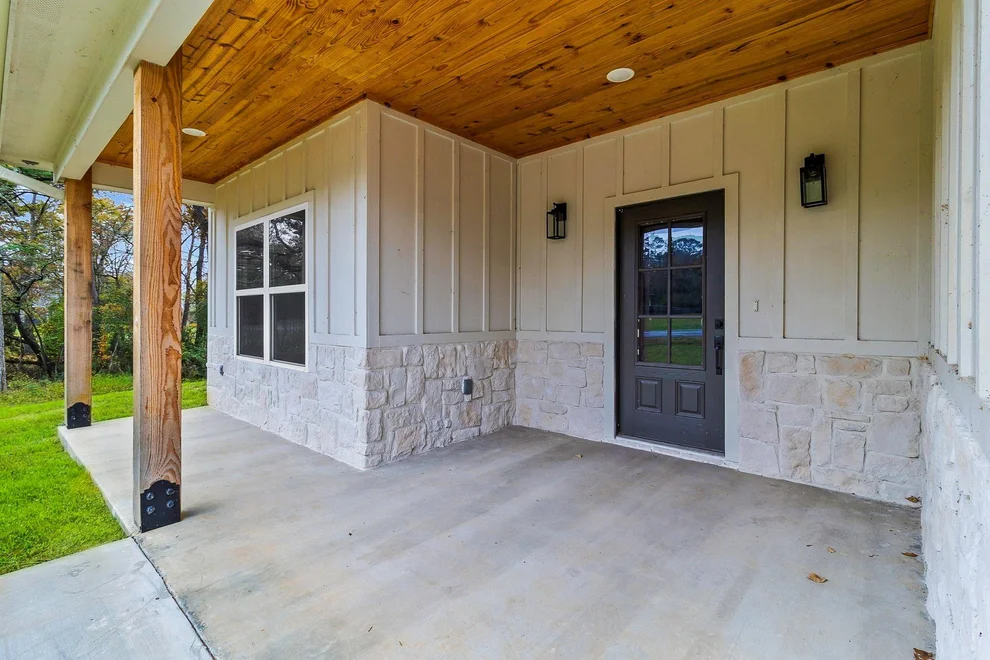 Unit for sale at 260 Wildwood Drive, Onalaska, TX 77360