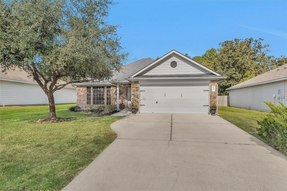 Unit for sale at 8962 W Buffalo Circle, Willis, TX 77378