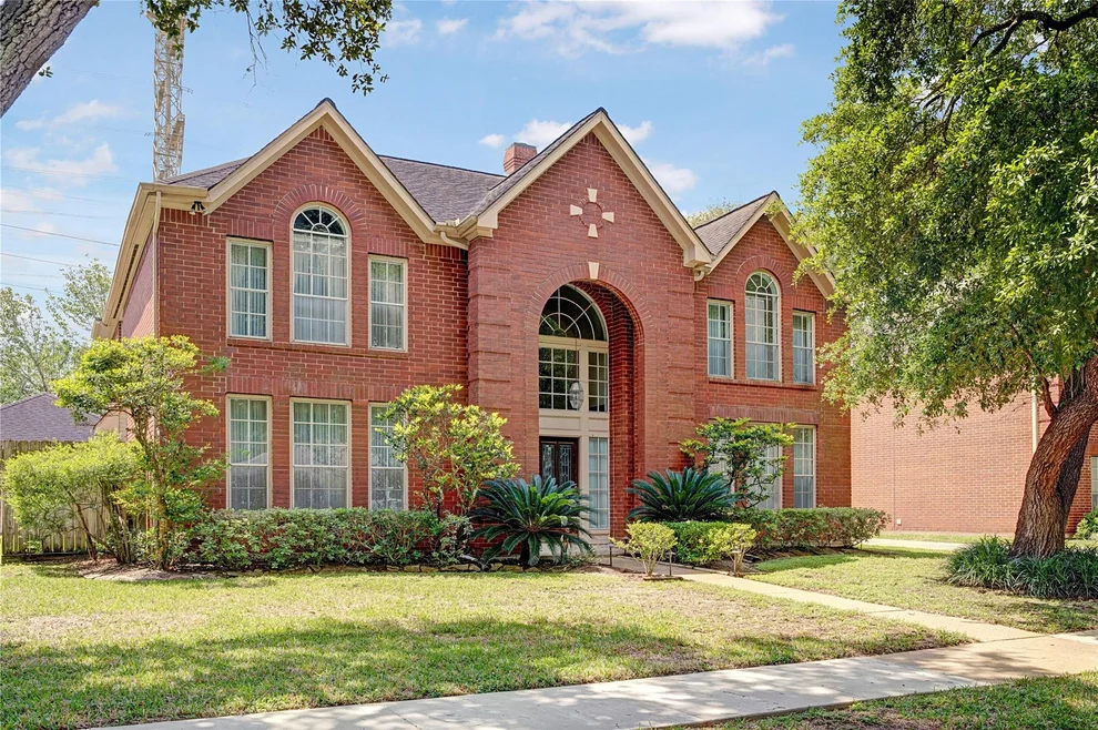 Unit for sale at 1618 Nails Creek Drive, Sugar Land, TX 77478