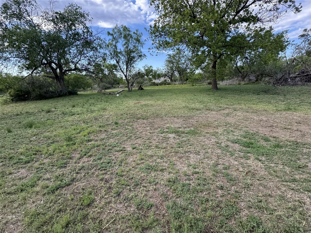 Unit for sale at 906 W Fourth, Sweetwater, TX 79556