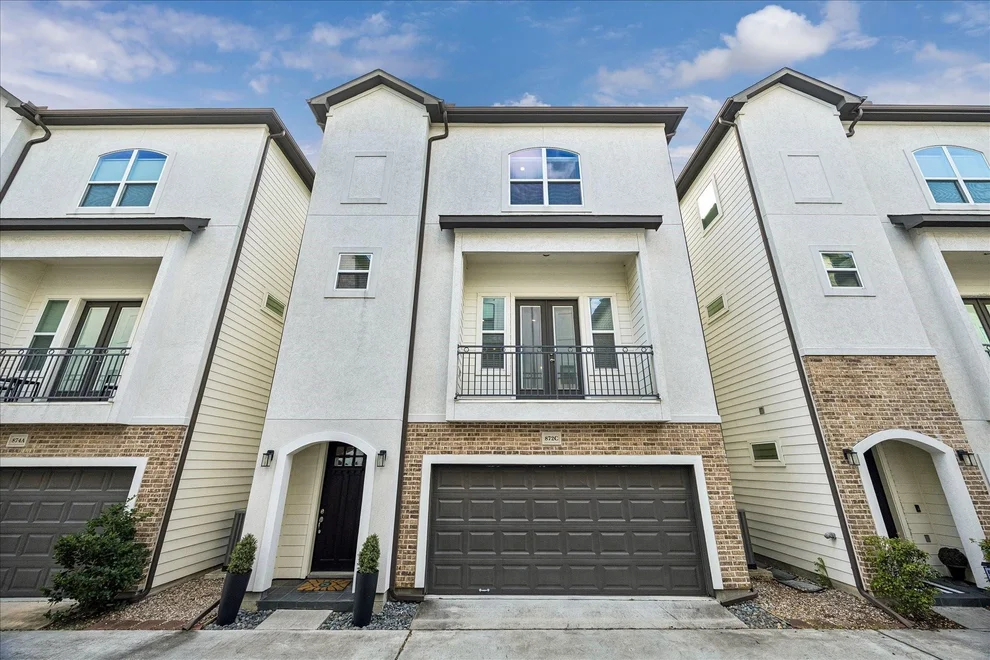 Unit for sale at 872 Wakefield Drive, Houston, TX 77018