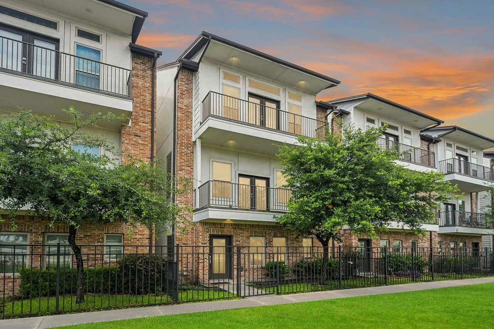 Unit for sale at 727 Schwartz Street, Houston, TX 77020