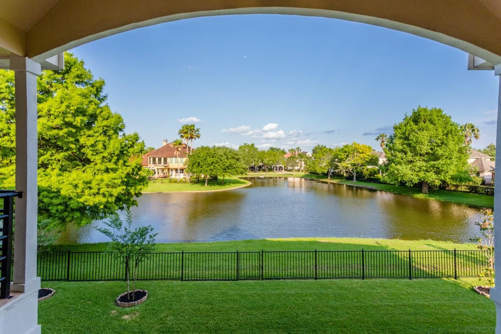 Unit for sale at 14 Lake Mist Court, Sugar Land, TX 77479