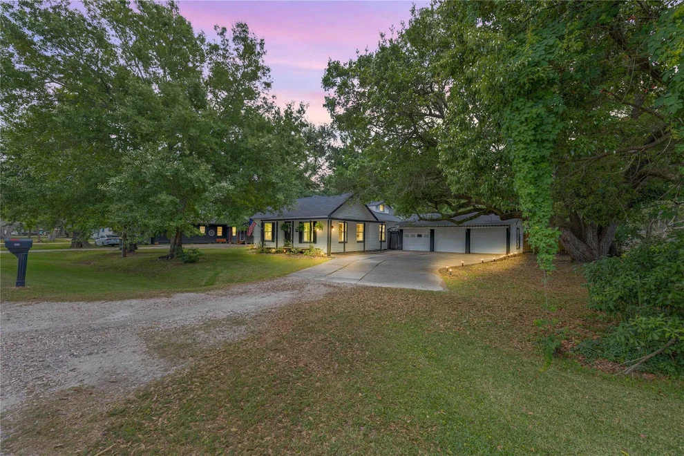 Unit for sale at 800 Trinity Street, Anahuac, TX 77514