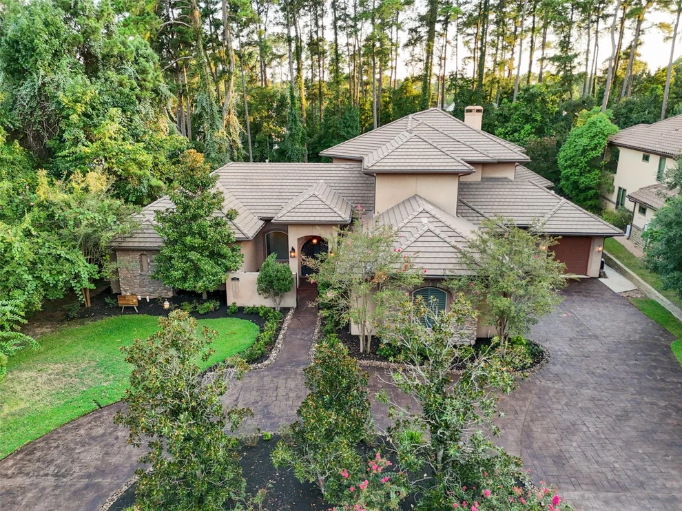Unit for sale at 102 Ridge Lake Lane, Montgomery, TX 77356