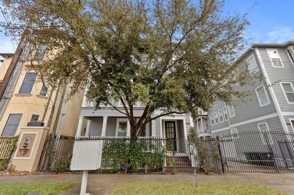 Unit for sale at 1427 W 23rd Street, Houston, TX 77008