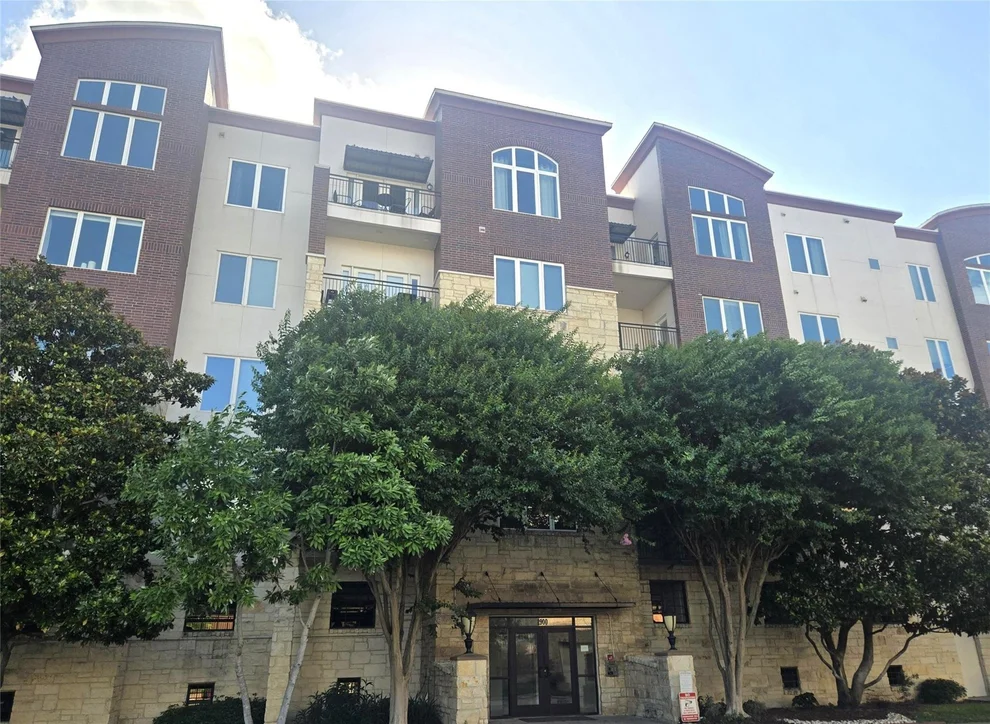 Unit for sale at 1900 Genesee Street, Houston, TX 77006
