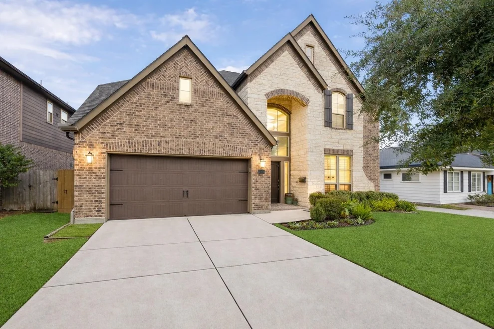 Unit for sale at 1616 Hewitt Drive, Houston, TX 77018