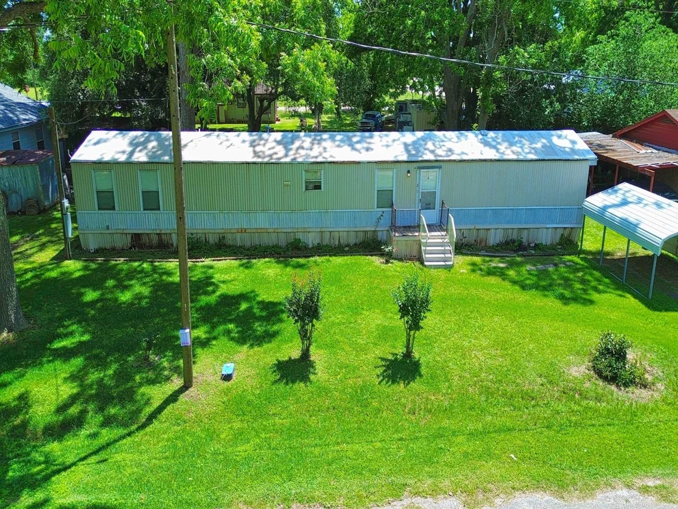 Unit for sale at 210 Floyd St Street, Boling, TX 77420