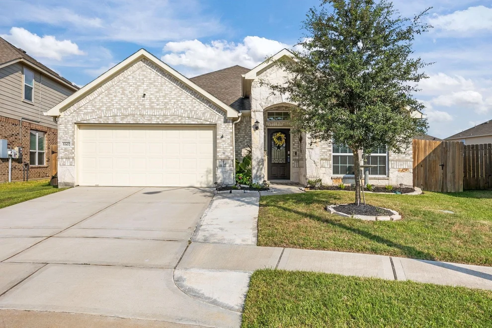 Unit for sale at 5307 Camerford Court, Alvin, TX 77511