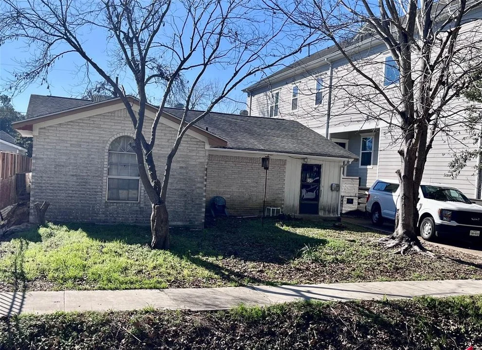 Unit for sale at 830 E 26th Street, Houston, TX 77009