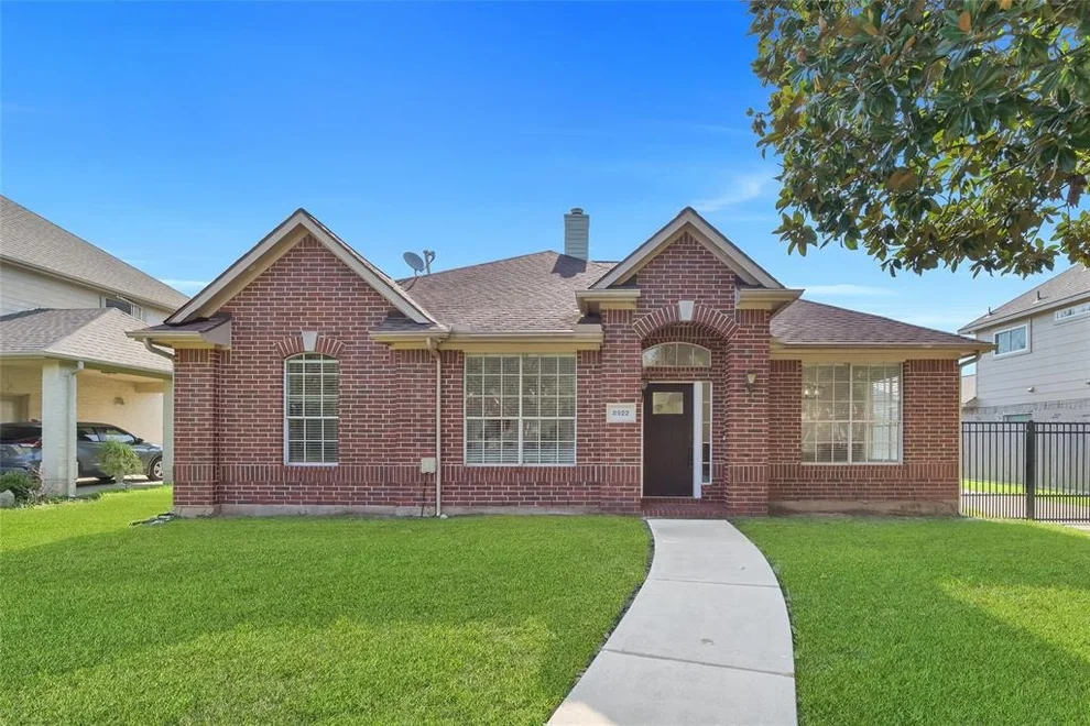 Unit for sale at 8922 Ballinger Drive, Houston, TX 77064