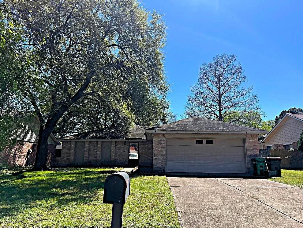 Unit for sale at 13907 Flagstone Drive, Houston, TX 77041
