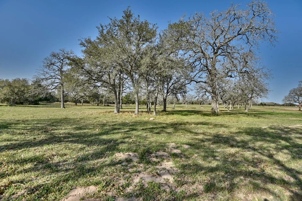 Unit for sale at 225 Private Road 4007, Hallettsville, TX 77964