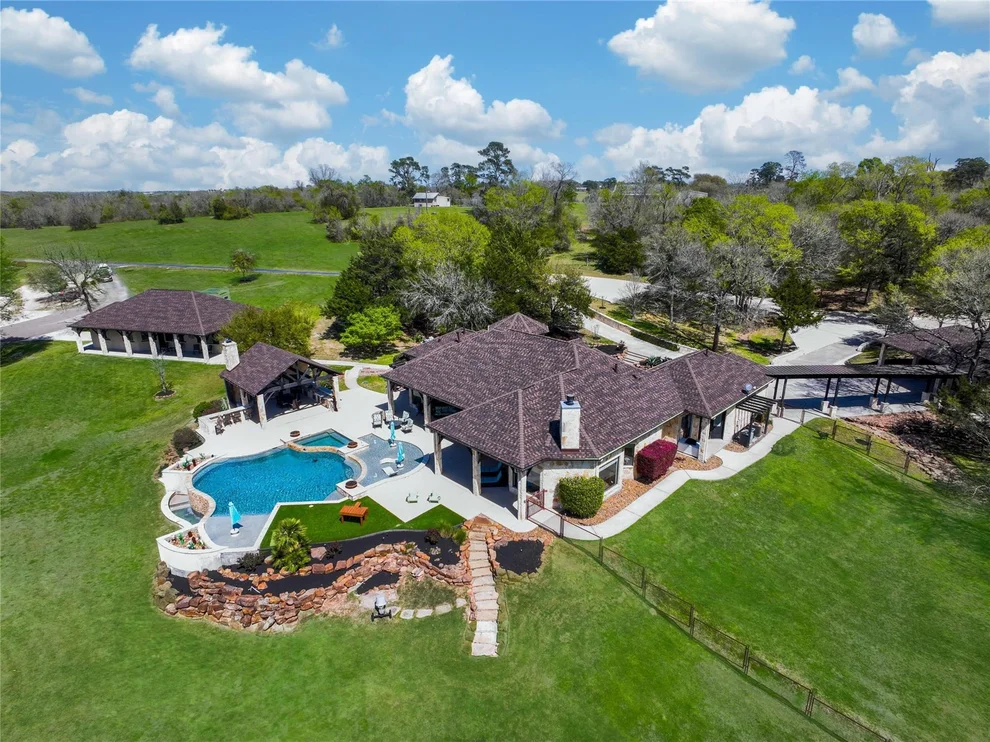 Unit for sale at 2289 Old Dobbin Road, Montgomery, TX 77316