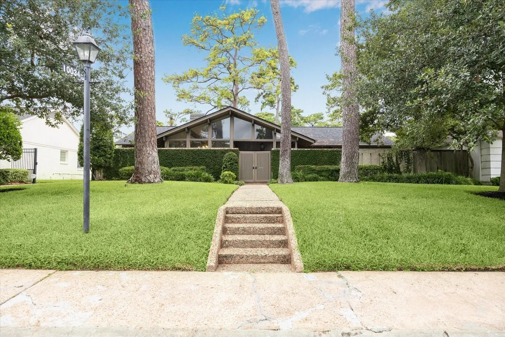 Unit for sale at 10034 Bordley Drive, Houston, TX 77042