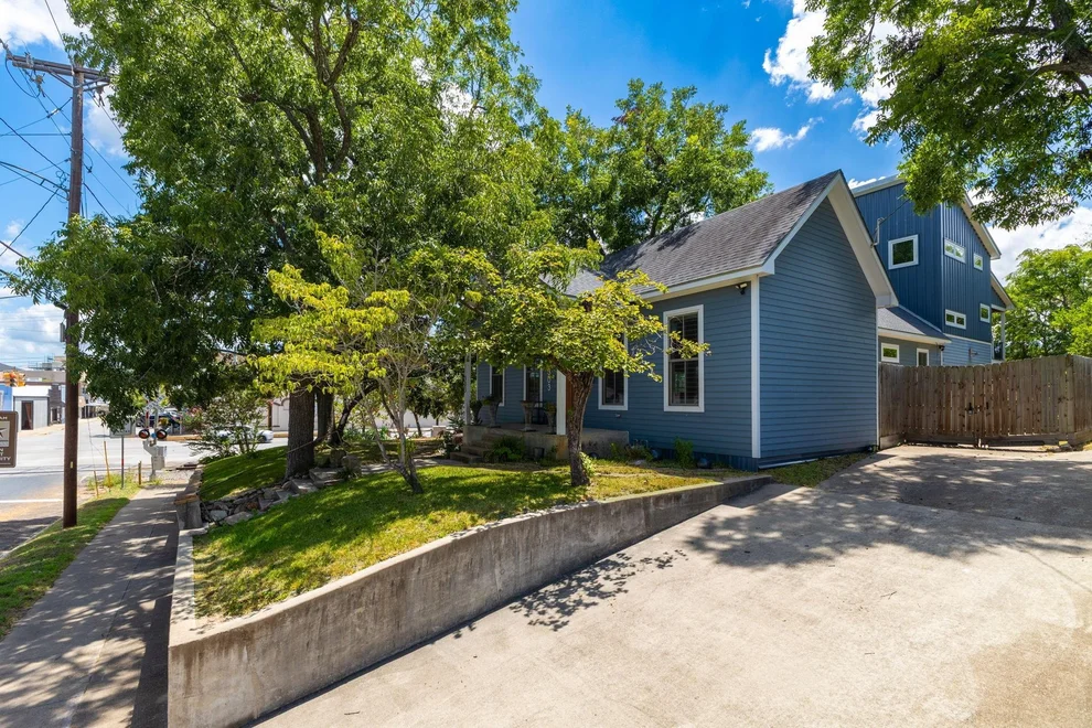 Unit for sale at 303 W Alamo Street, Brenham, TX 77833