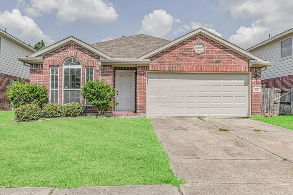Unit for sale at 13914 Magnolia Lake Lane, Houston, TX 77083
