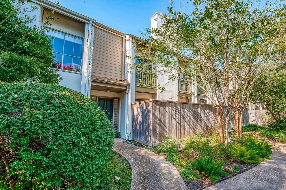 Unit for sale at 2100 Tanglewilde Street, Houston, TX 77063