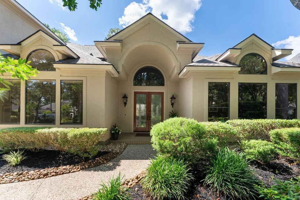 Unit for sale at 326 S Silvershire Circle, The Woodlands, TX 77381