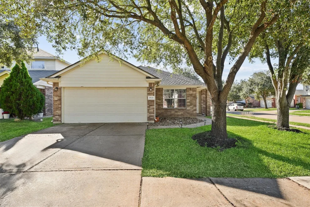 Unit for sale at 19131 Lakota Drive, Katy, TX 77449
