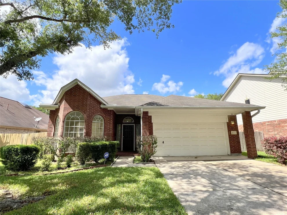 Unit for sale at 4723 Silverlake Drive, Sugar Land, TX 77479