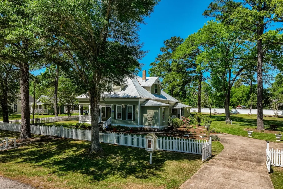 Unit for sale at 235 Hickory Street, New Ulm, TX 78950