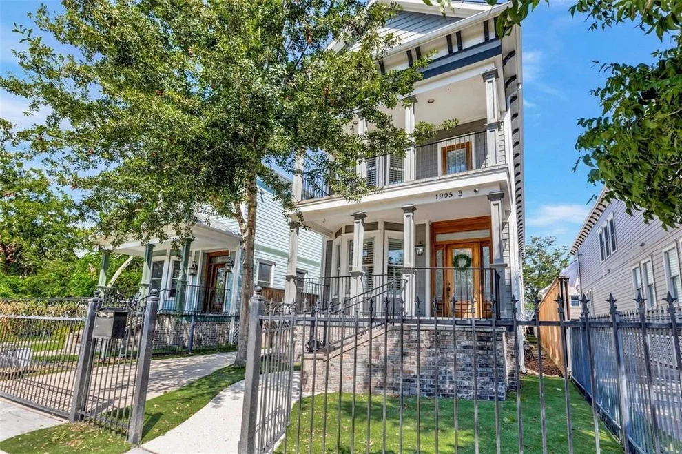 Unit for sale at 1905 W 14th Street, Houston, TX 77008