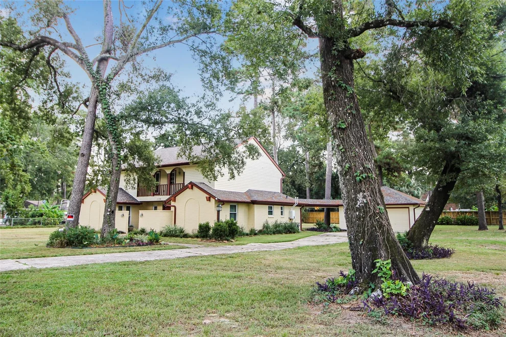 Unit for sale at 1106 Castle Hill Trail, Kingwood, TX 77339
